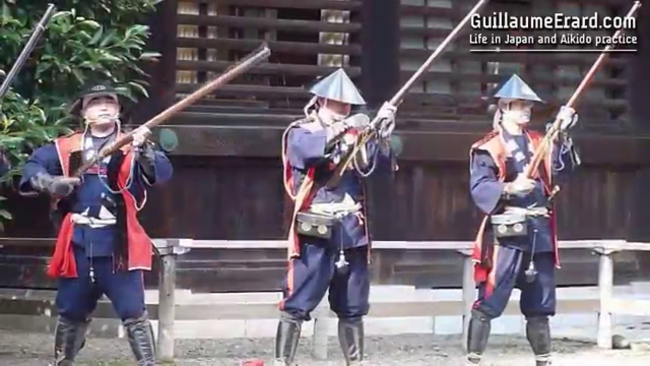 Hojutsu (砲術, Japanese gunnery) demonstration at Yasukuni-jinja