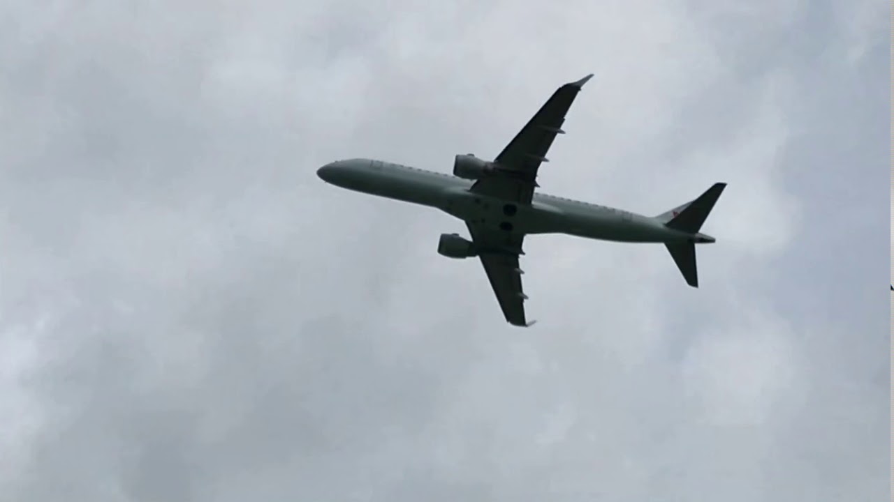Planespotting at Ottawa airport two 767!
