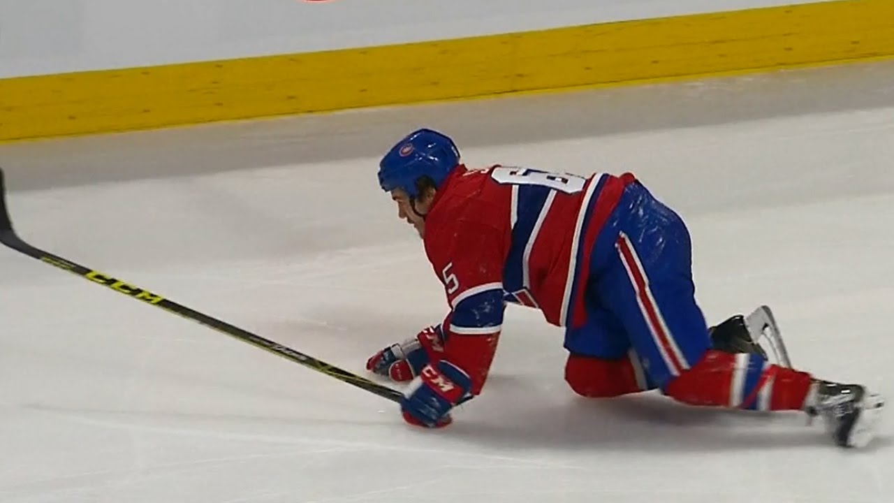Gotta See It: Shaw furiously crawls to bench after losing skate blade