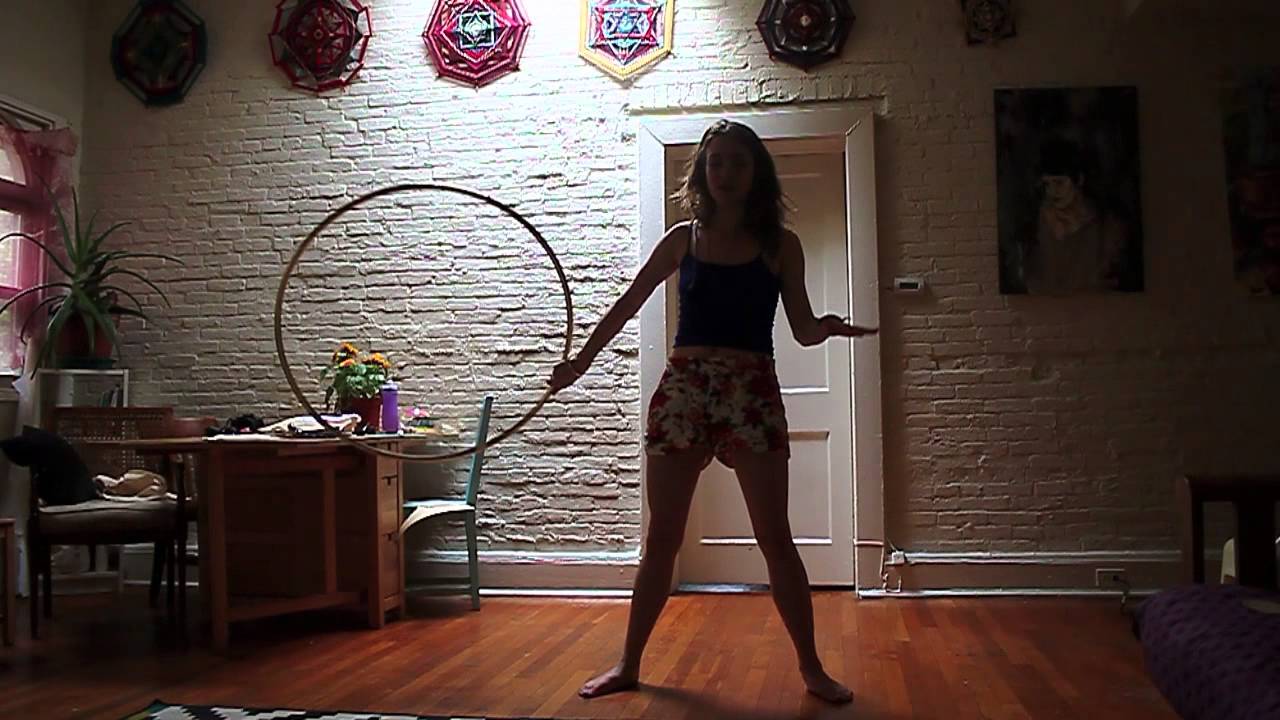 Intermediate Hoop Tutorial : Behind the Back Tosses