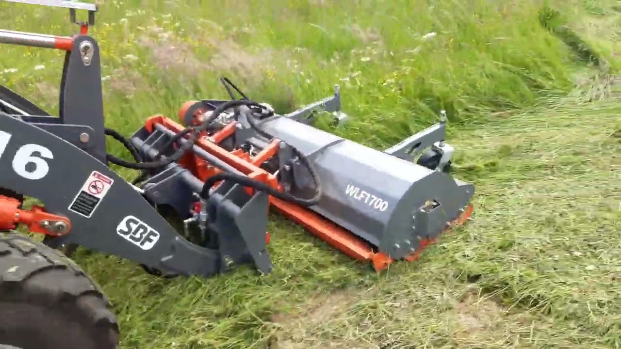 Mulchen mit Everun Er16 Radlader mit hydraulischem Mulcher SBF WLF 1700 mit Hangausgleich