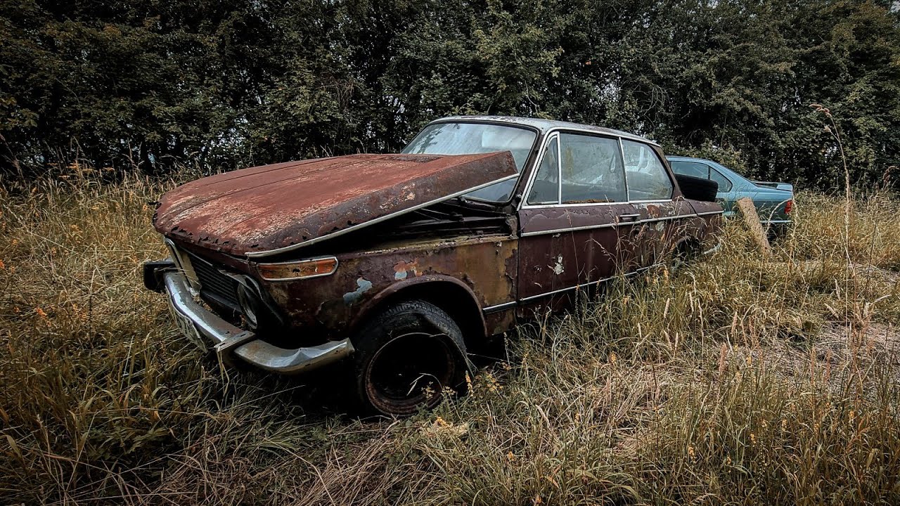 ABANDONED BMW 2002, E36 Classic FORD!! American TRUCKS UNREAL Field Finds