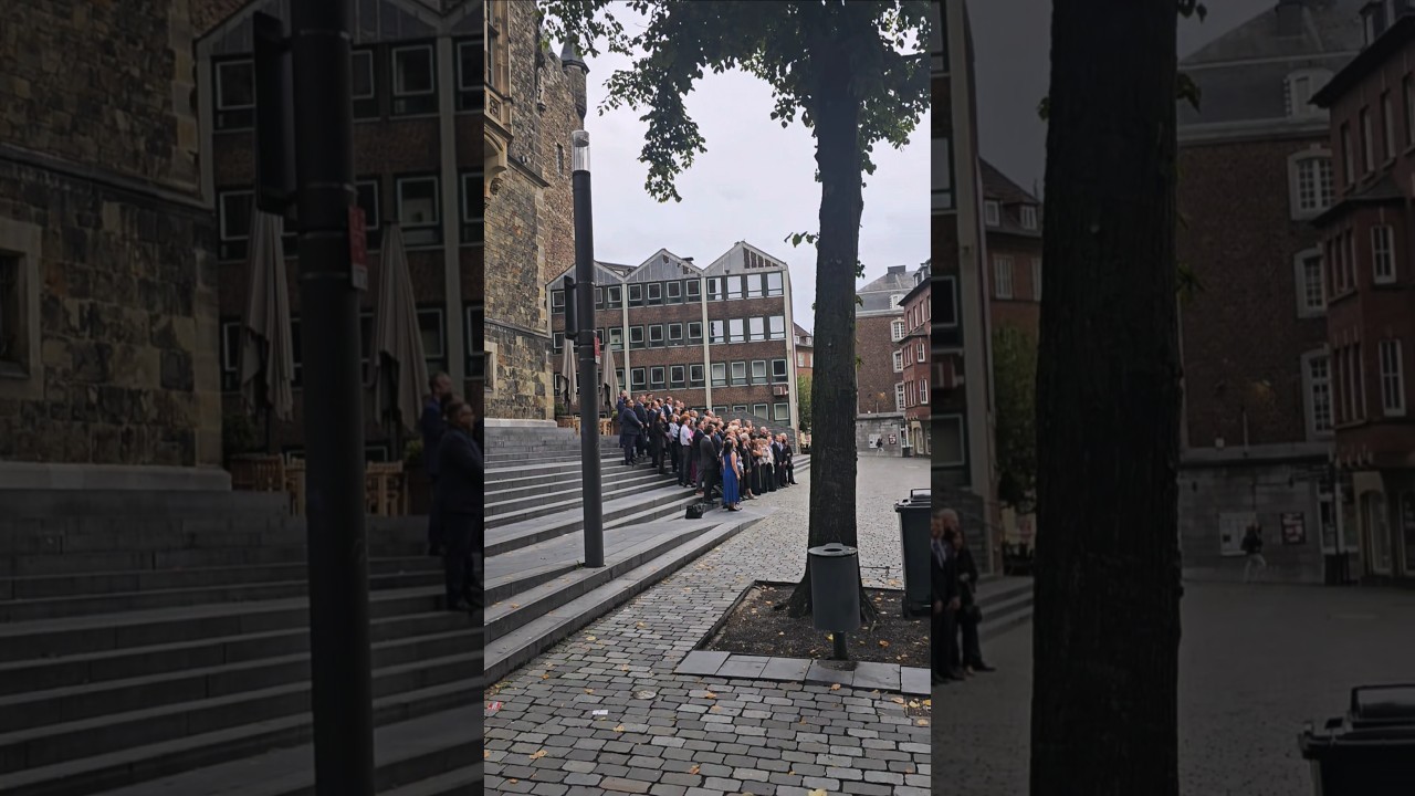 Американские туристы в Aachen 🇺🇸✨Есть что-то особенное в таких кадрах &mdash;время замирает, а мы остаёмся