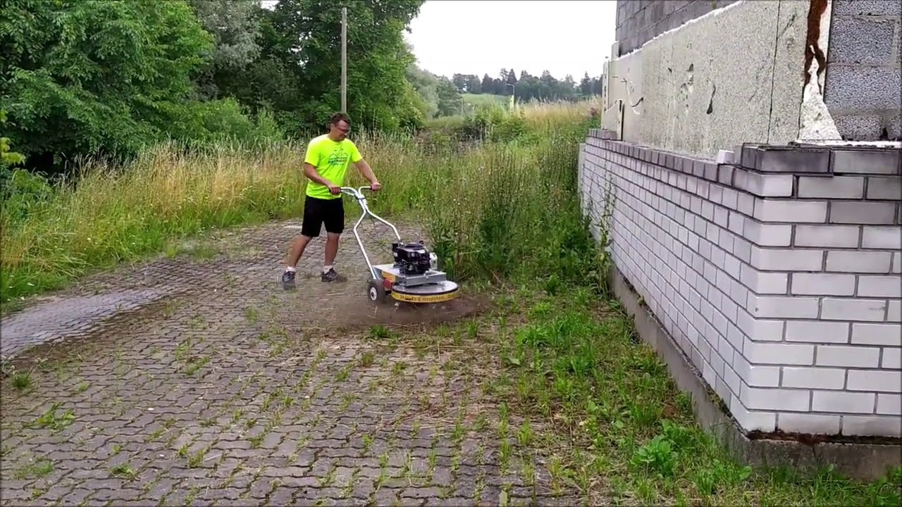 WKB 660 moss and weed removal from easy to hard conditions