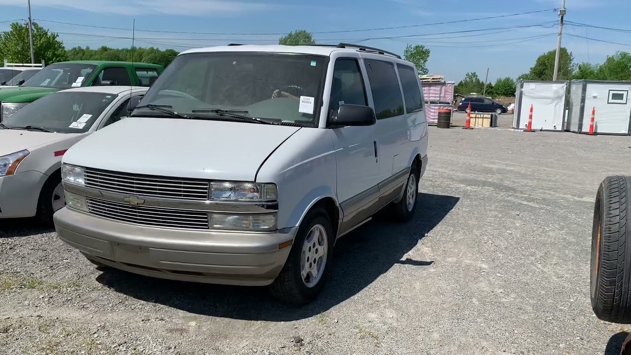 1105- 2004 CHEVROLET ASTRO VAN AWD