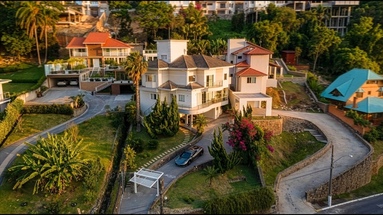 Essa é a Maior Casa que já apresentei!! Mansão GIGANTESCA em São José  SC