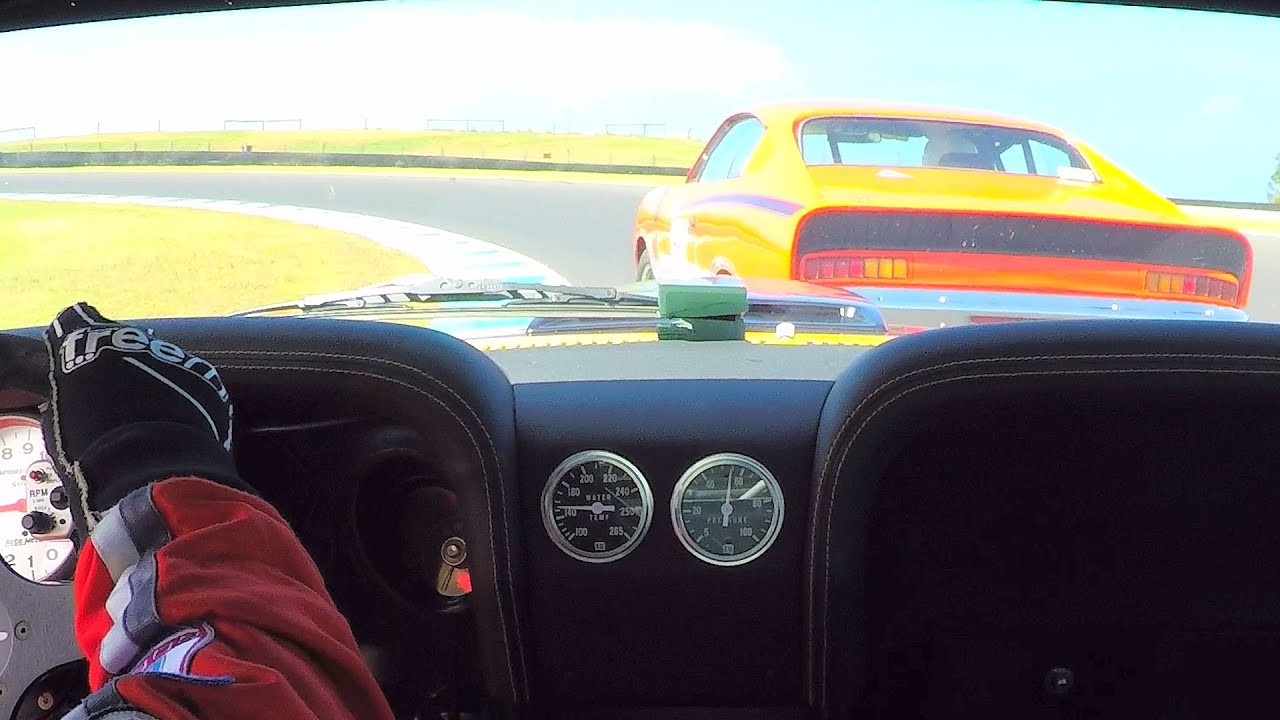 AMERICAN IRON VS E49 AUSSIE CHARGER - Historic Racing in 2021.