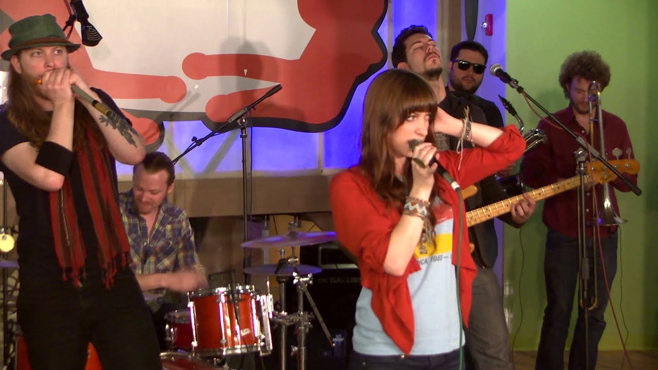 The Treehouse Sessions - Sister Sparrow and the Dirty Birds