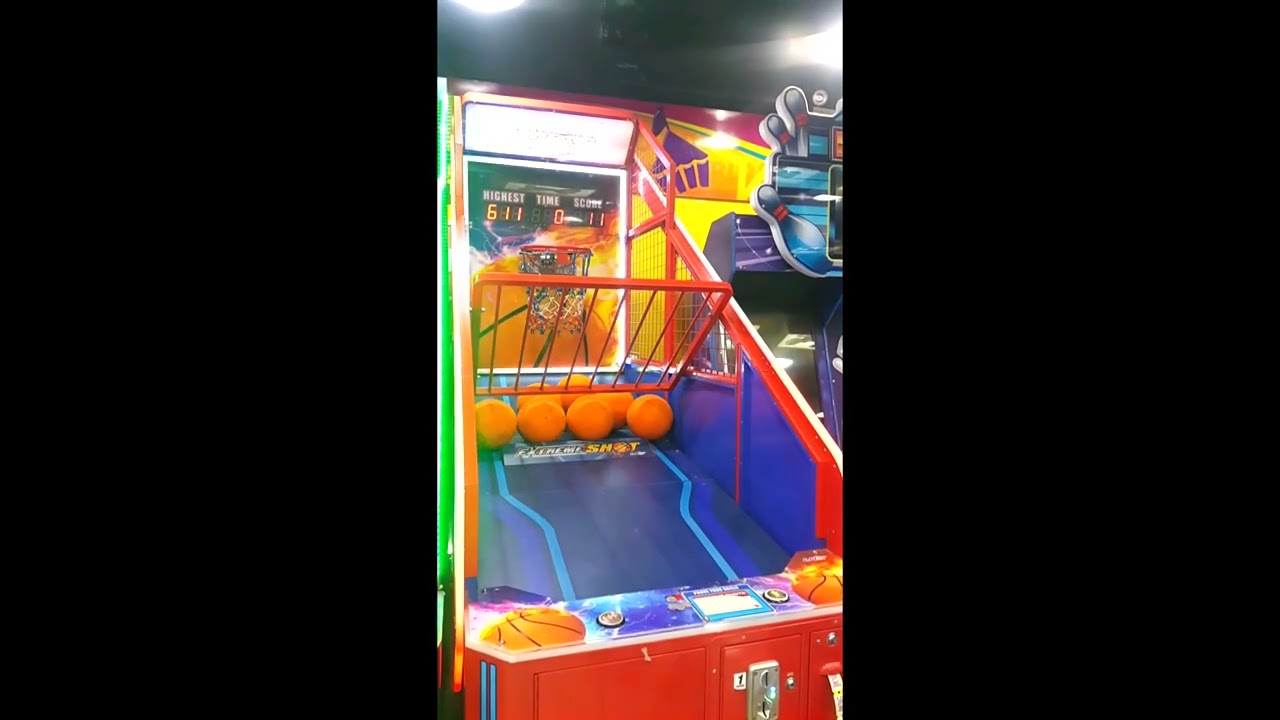 WORLD OF FUN EXTREME SHOT BASKETBALL MACHINE 8 BALLS  SM CENTER SANGANDAAN CALOOCAN CITY