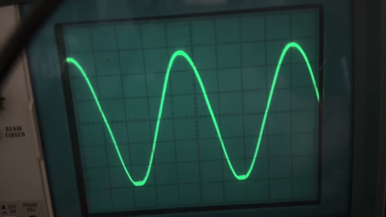 Phase inverter tube comparison, matching vs massively unmatched 12ax7 effect on output waveform 