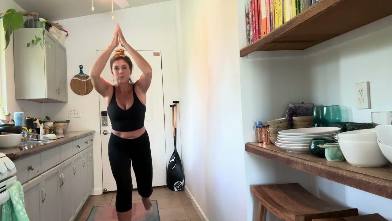 Midday Reset Yoga Flow w/ Jenn Perell