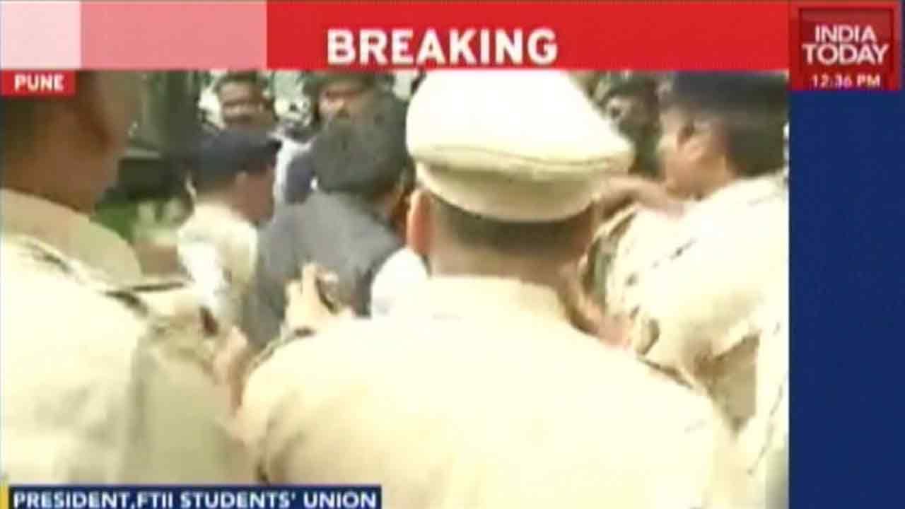 FTII Governing Body Meets Amid Students Protests