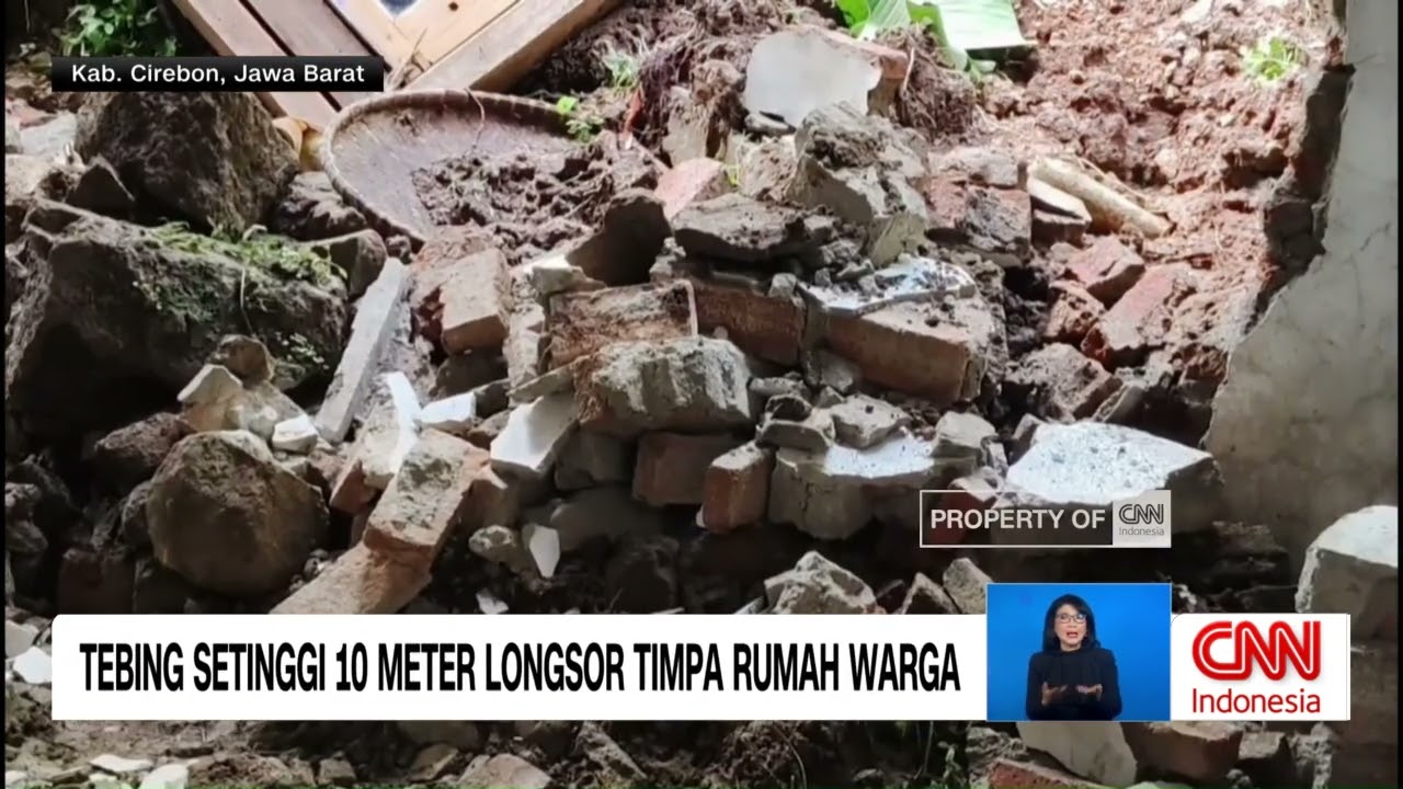 Dua Rumah Ambruk Imbas Pergerakan Tanah