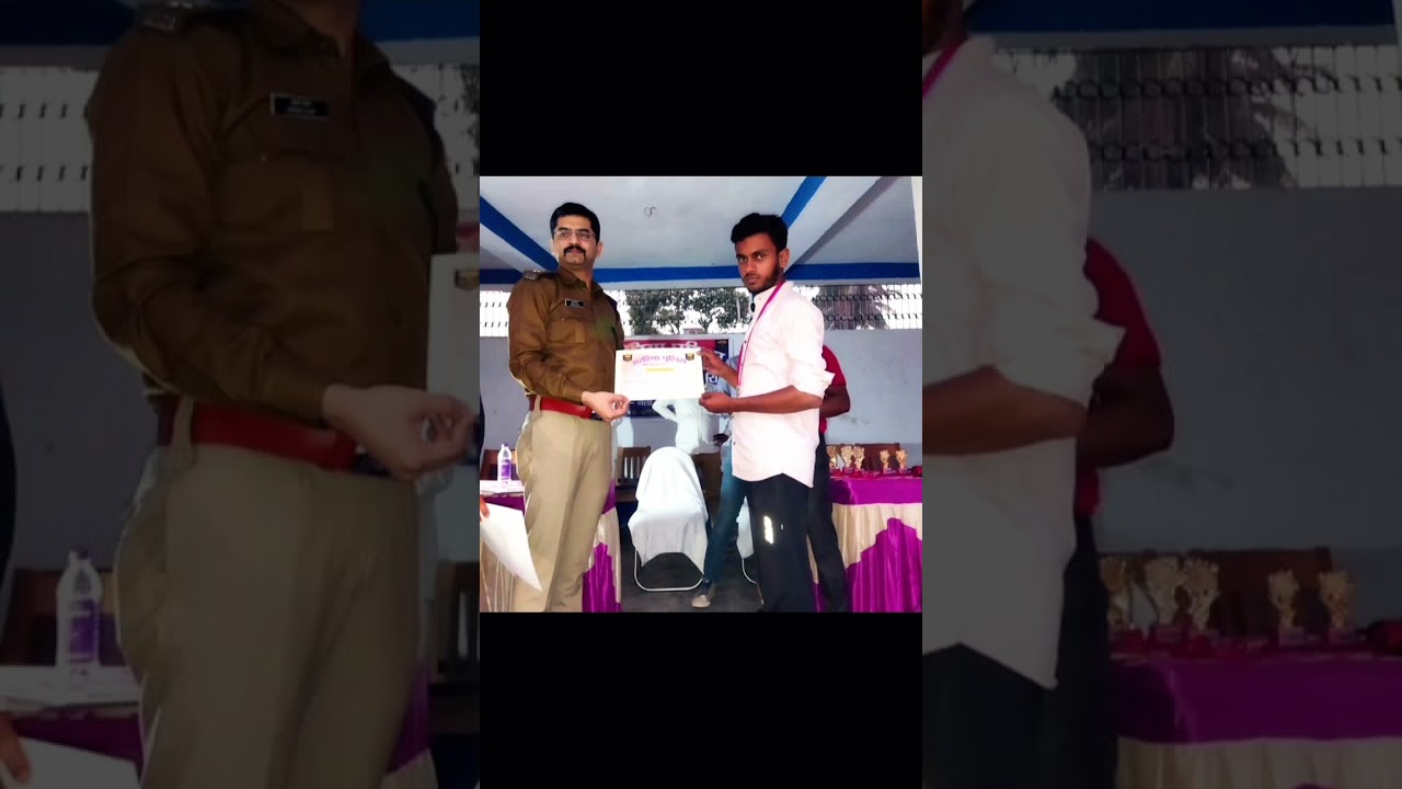 Araria sp se award lete hue bahut acha lga bahut khusi mili. 🙏🙏🙏🇮🇳🇮🇳