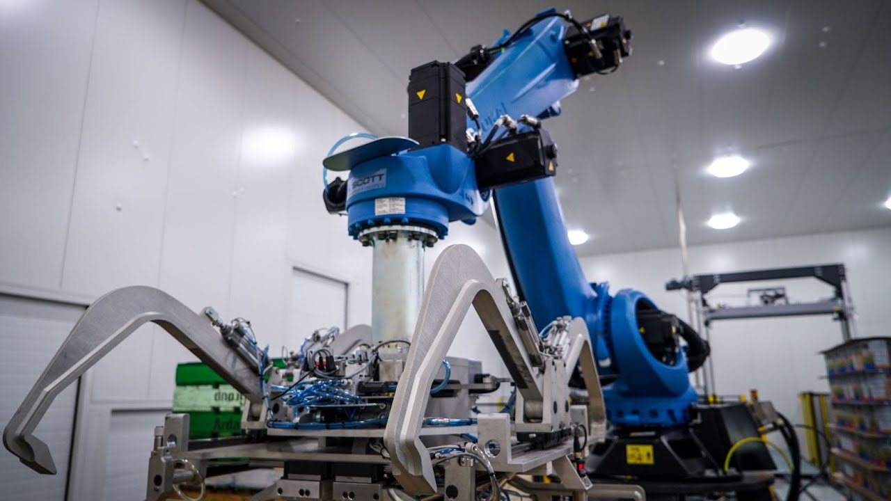 Robotic Palletising Solution Increases Production - 300 cans per minute