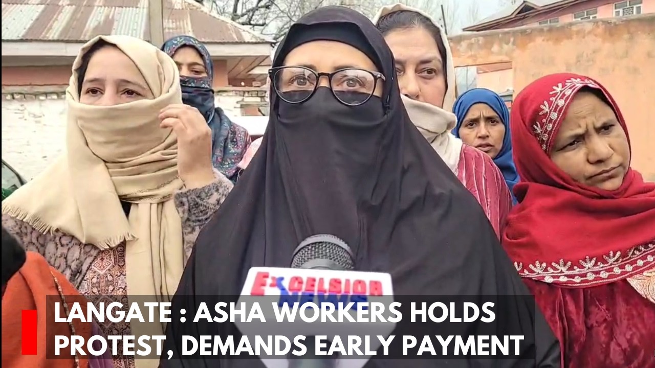 Langate : ASHA workers holds protest, demands early payment