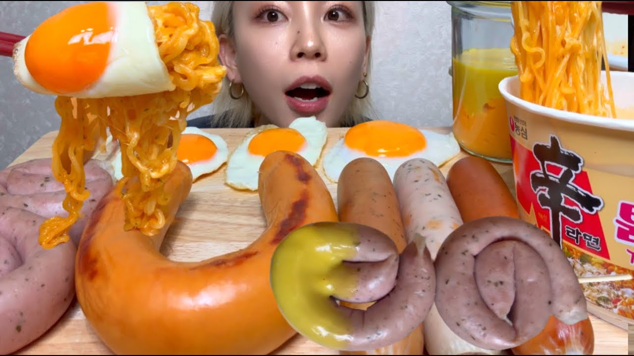 【いろんなソーセージ×辛ラーメントゥムバ🍜】ASMR 日本語字幕