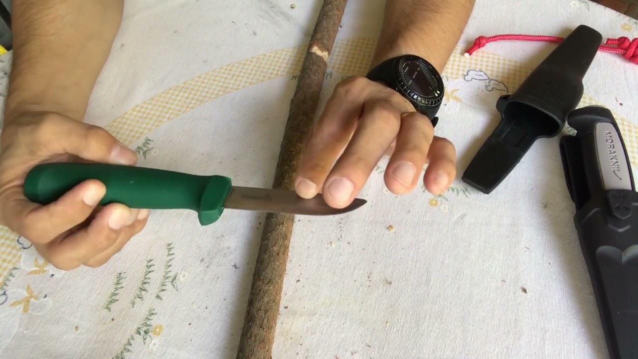 Morakniv Robust Pro Carbon VS Hultafors GK Heavy Duty Carbon VS Solognac Sika 90