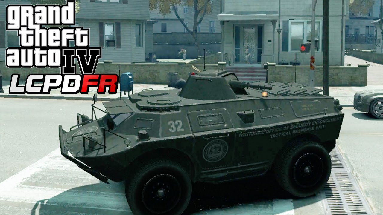 GTA IV - LCPDFR ИГРА ЗА ПОЛИЦЕЙСКОГО - Патрулирование на танке/БТР SWAT