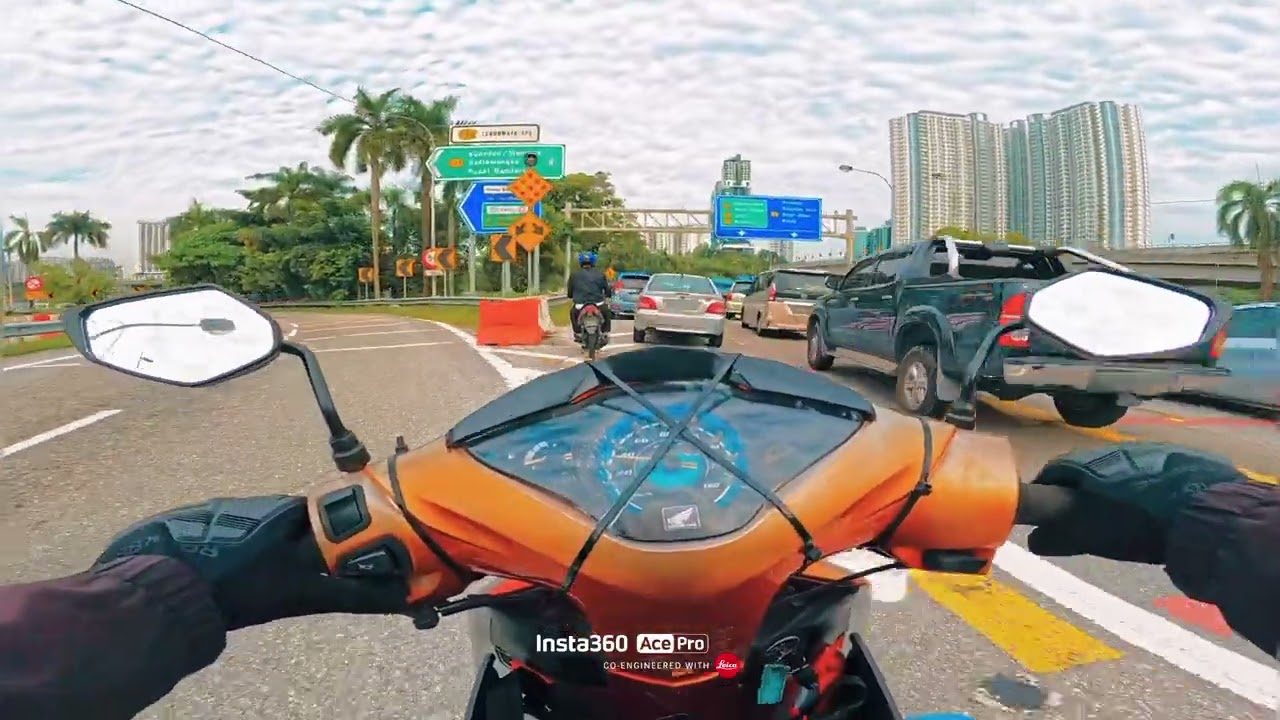 Off to work | Future 125 | Insta360 Ace Pro 