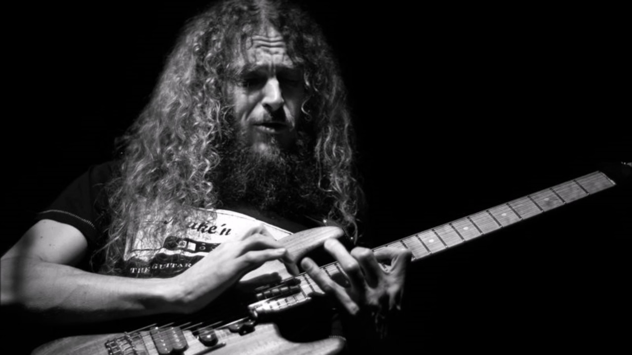 Guthrie Govan - Ner Ner - Live at The Union Room 2011