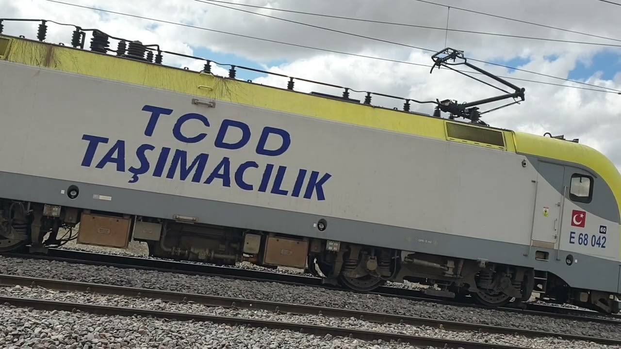 E 68 042 Karalar tren istasyonu