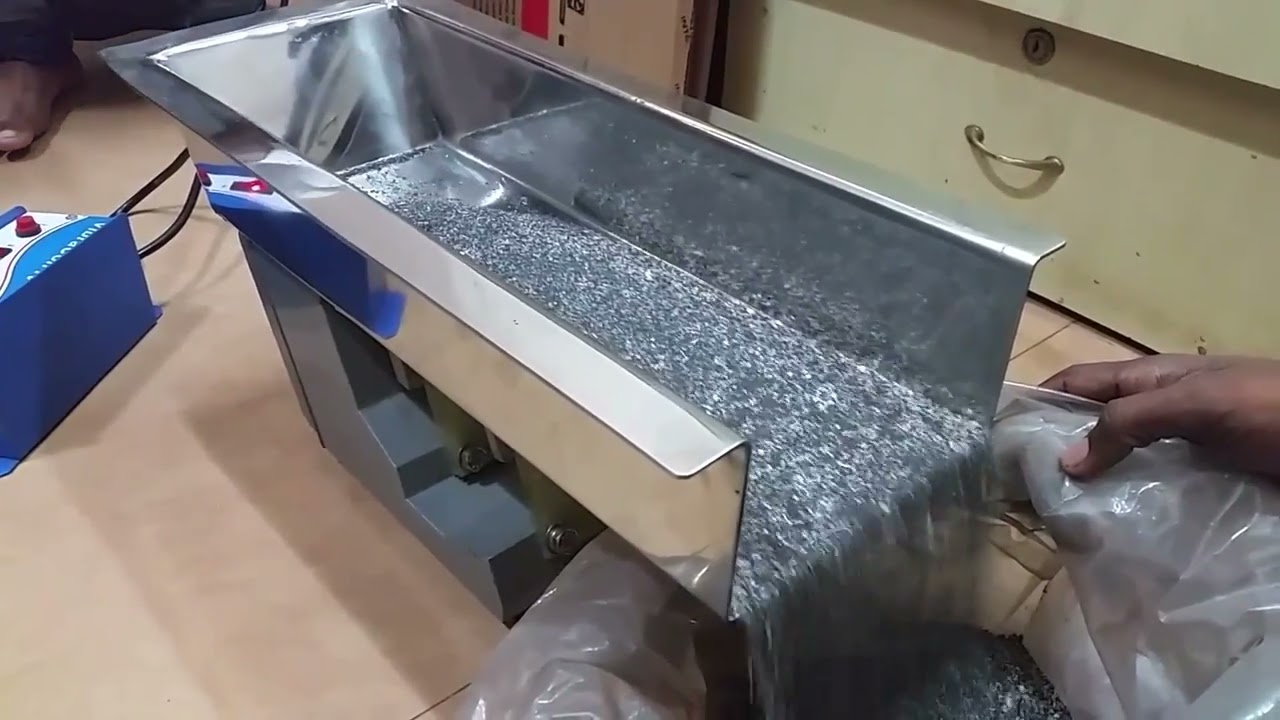 Linear vibratory feeder