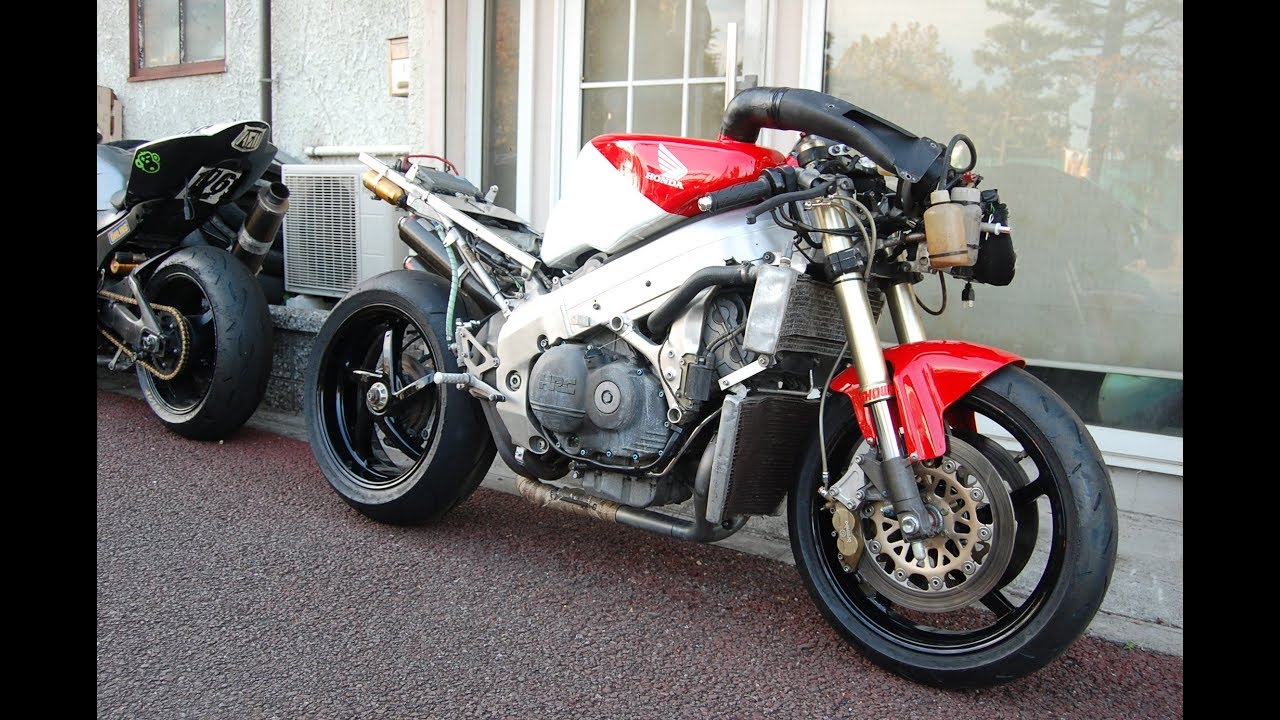 Suntum Motors RVF750R RC45 NL5 slideshow (no fairings)
