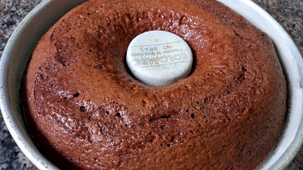 BOLO DE CHOCOLATE DE LIQUIDIFICADOR - SUPER FÁCIL, RÁPIDO E FOFINHO