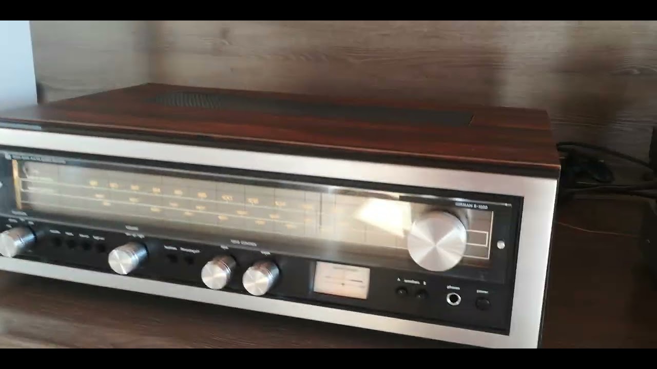 Luxman R-1030 receiver