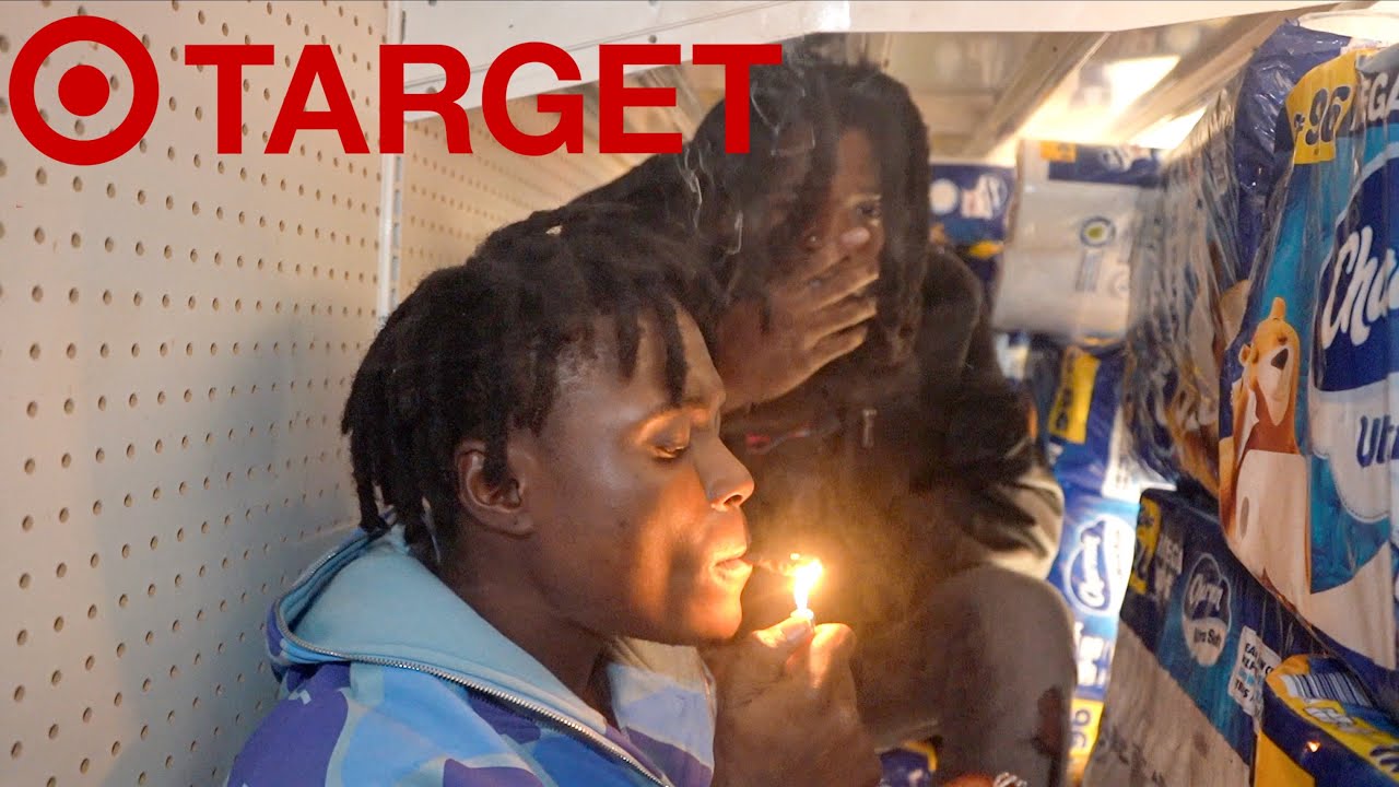HOTBOXING A TOILET PARER FORT AT TARGET ! (MUST WATCH)