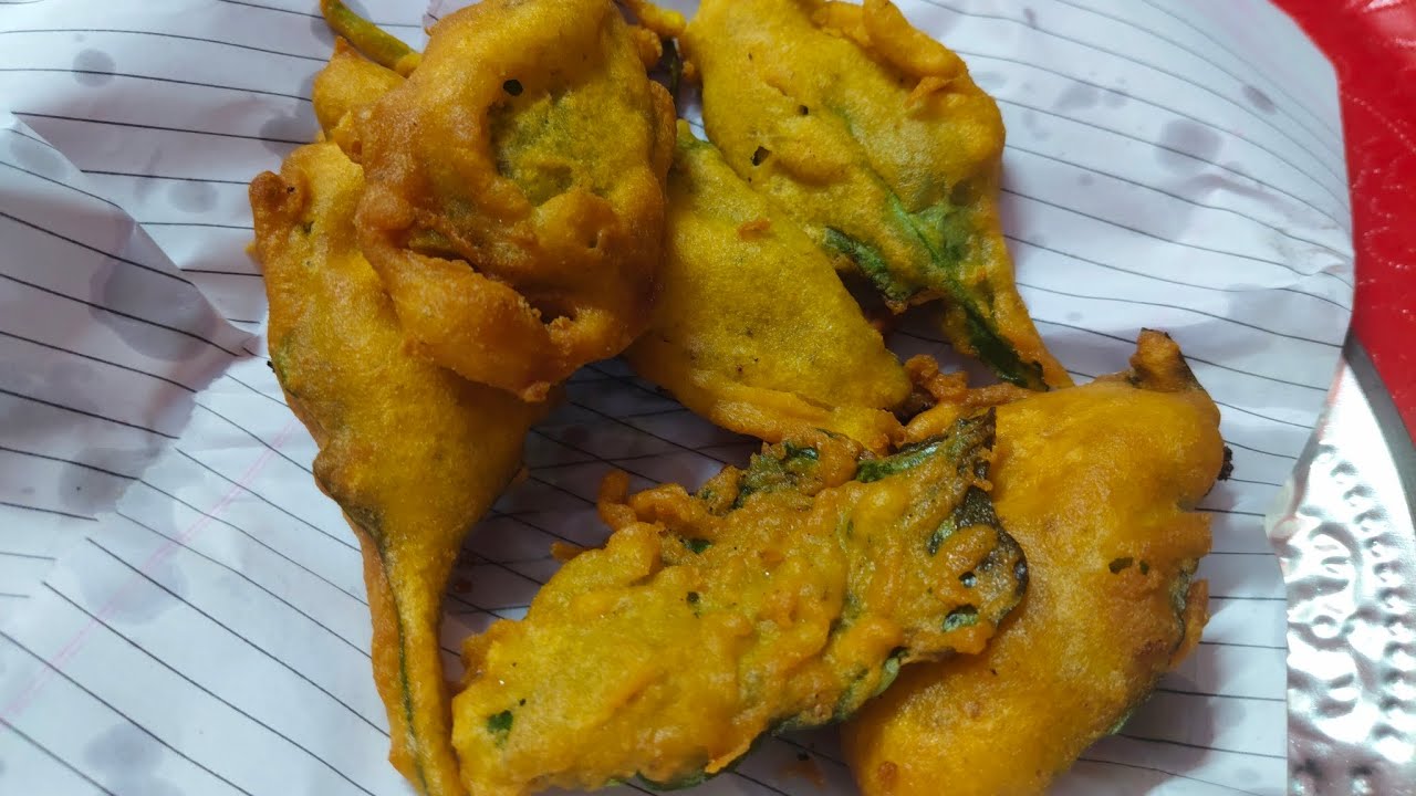 Ramzan palak ke bhajiye and aalu ke bhajiye recipes Palak aalu ke bhajiye@tasleem_begum_daily_vlog