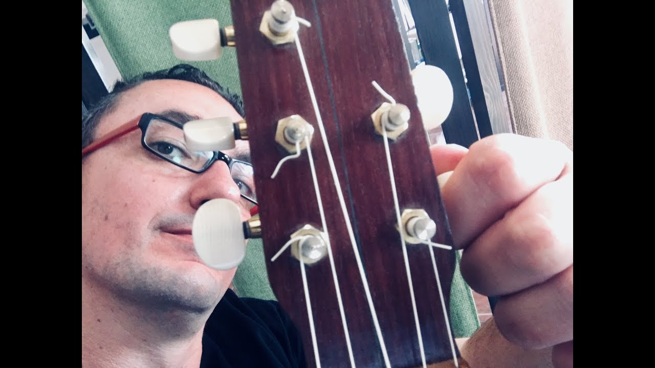 C&oacute;mo afinar un timple por el timplista Pedro Izquierdo