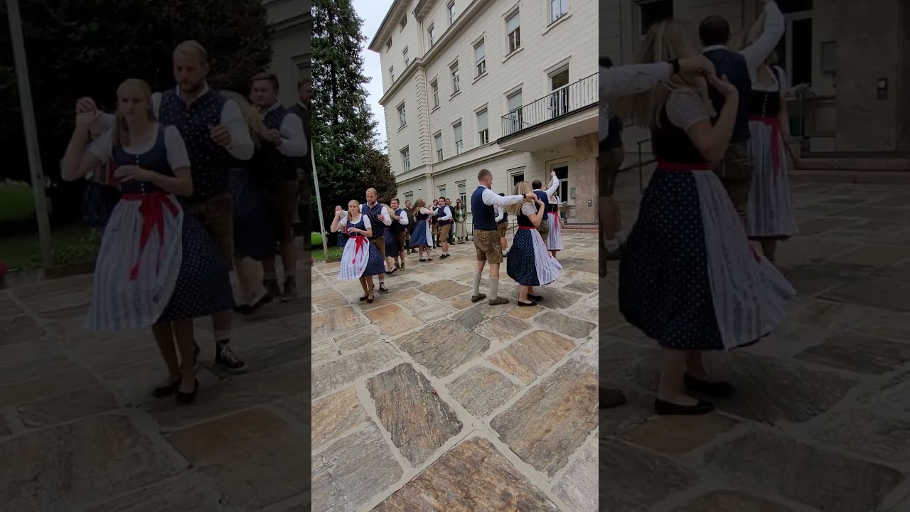 Auftanzen der Landjugend Granitztal bei der Übergabe der Erntekrone an die Kärntner Landesregierung.