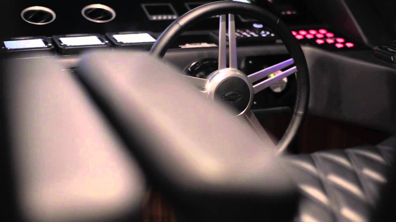 86 Yacht Interior