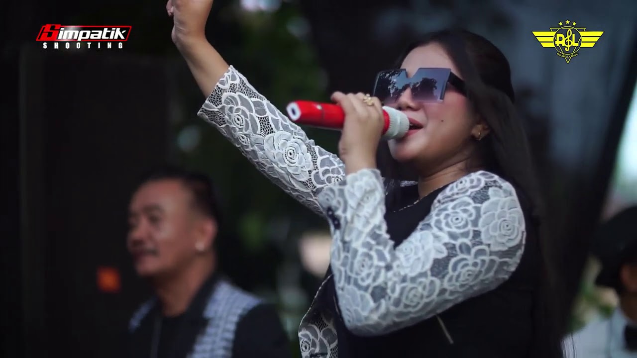 AYU ARSITHA   BERSAMA BINTANG    OM. ROSABELLA LIVE MOJOSARI MOJOKERTO JATIM