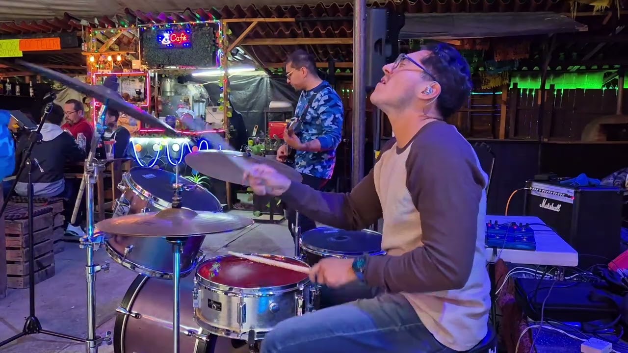 La Lupita - Contrabando y traición - Drum cam (Live)