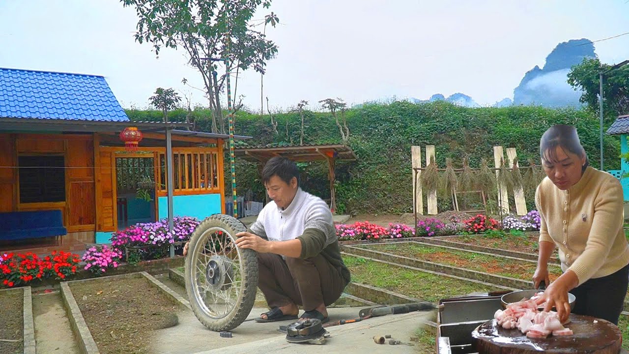 The journey of preparing for Tet: TU is busy frying pork fat. DAU is happily servicing his motorbike