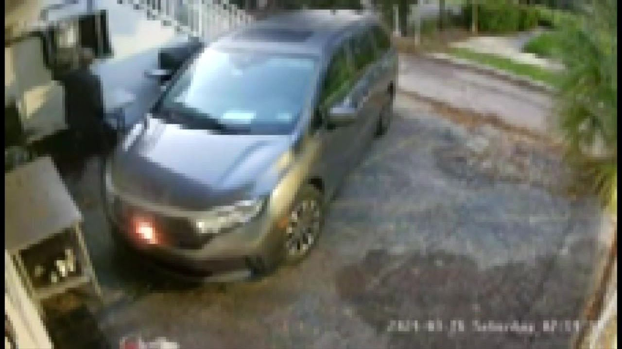 Video shows arson suspect setting fire to car behind Las Olas Chabad Jewish Center; rabbi speaks out