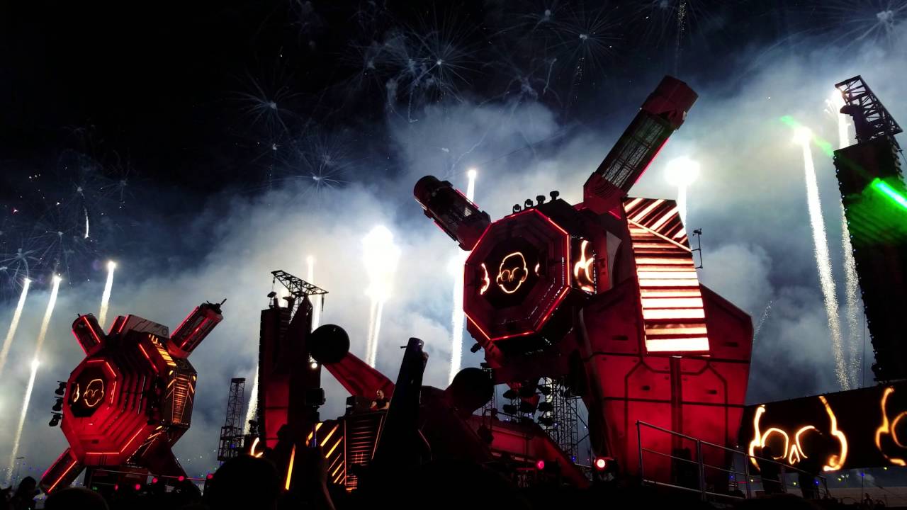 Zomboy Live @ EDC 2016 (bassPOD) (10 min) (FIREWORKS)