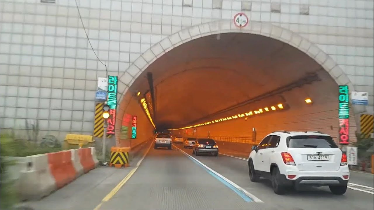 부산 수정터널(釜山 水晶隧道)
