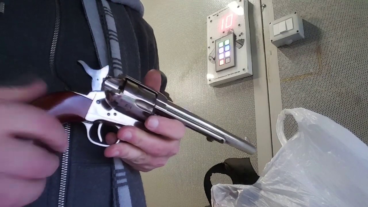 Shooting at the range with Uberti Cattleman .357 Magnum / .38 Special