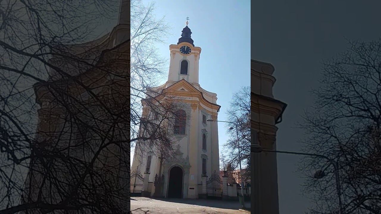 Frýdek Místek, kostel sv. Jana a Pavla, polední zvonění.
