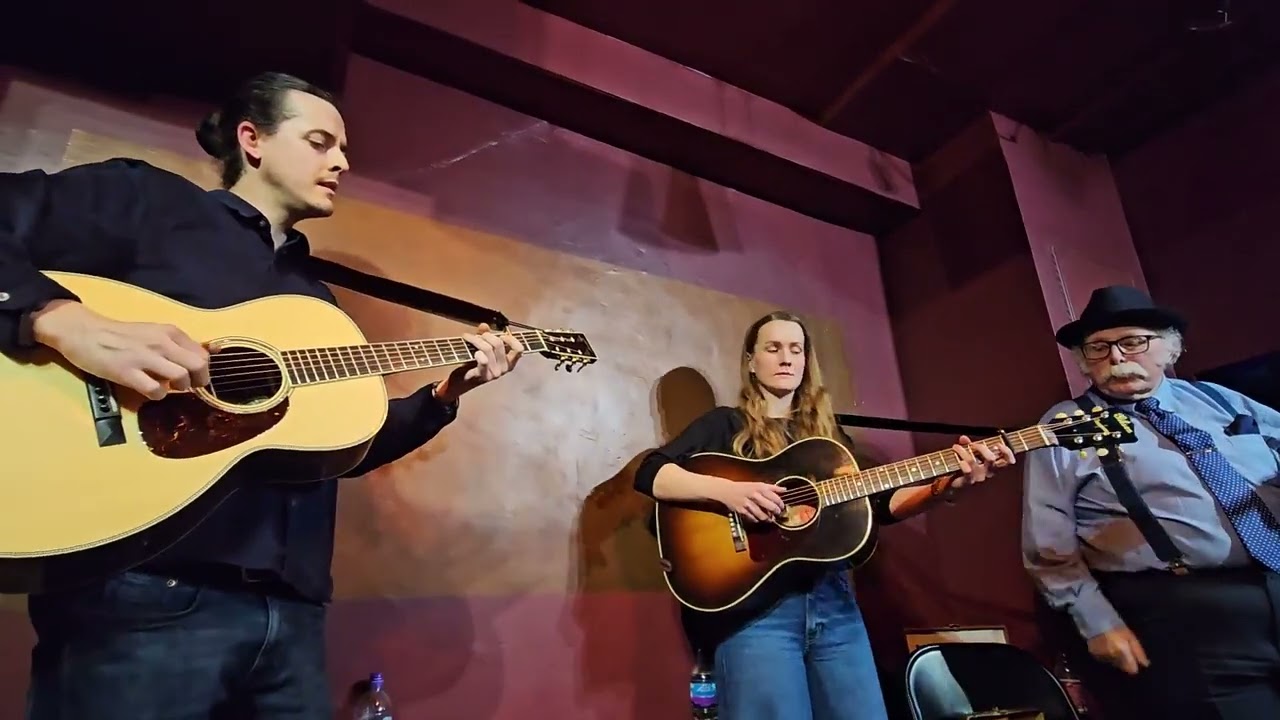 Kelvin Davies & Chloe Turner - The Last Thing On My Mind (Live @ Cuts - Soho Folk & Blues)