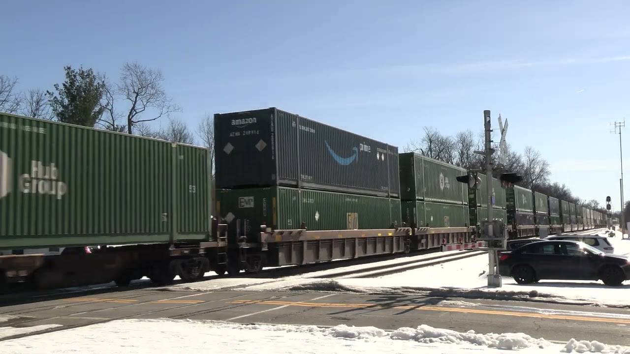 NORFOLK SOUTHERN GE AC44C6M Northbound Intermodal Container Train