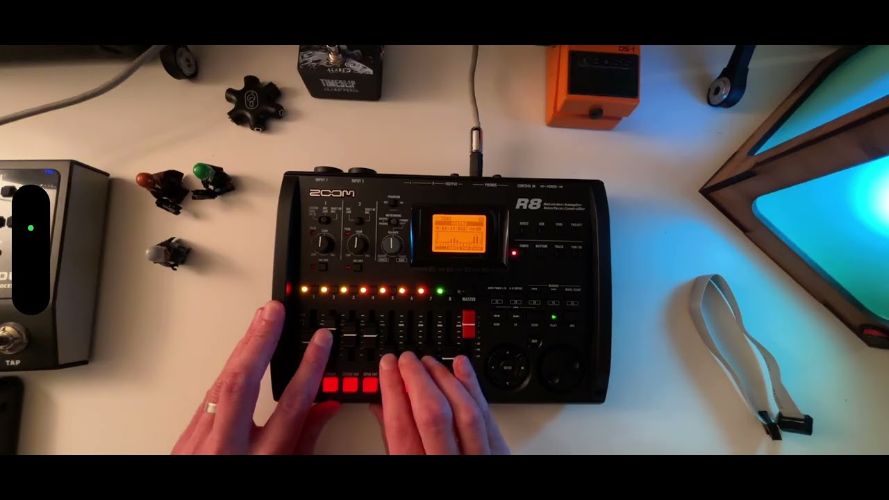 Ambient performance using only the Zoom R8 digital multitrack recorder