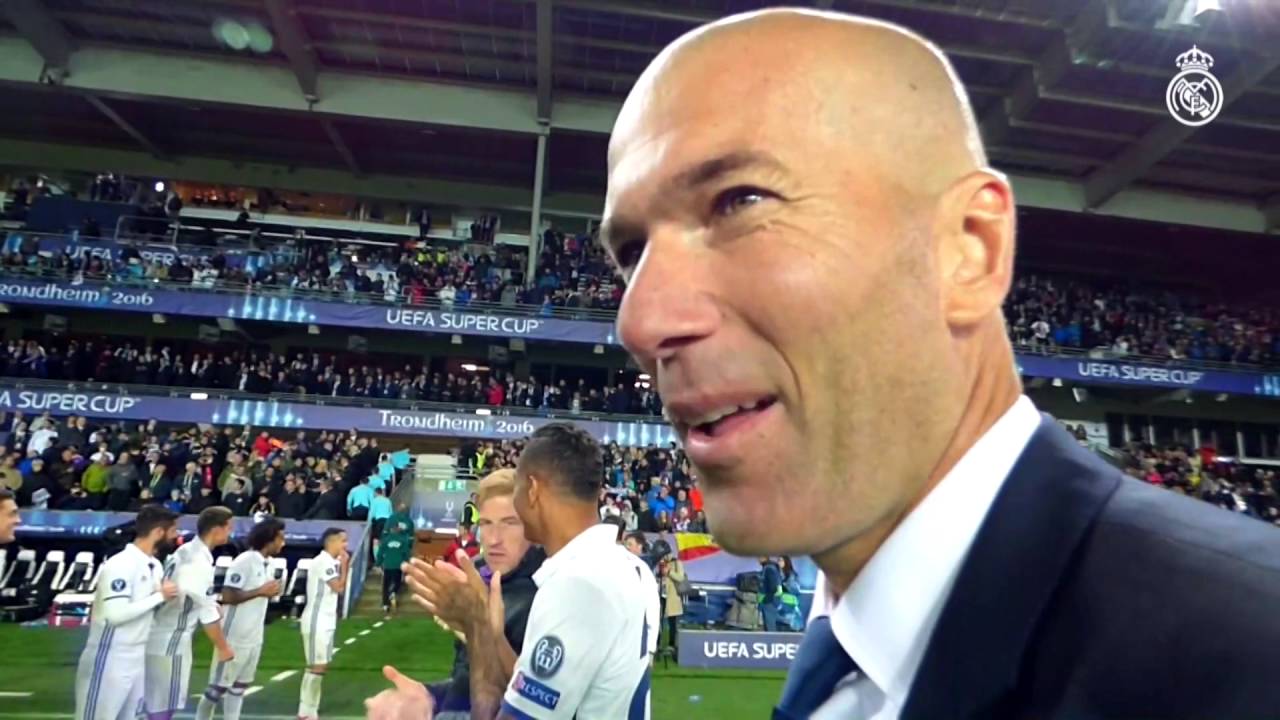 Zidane congratulates the players for UEFA Super Cup win