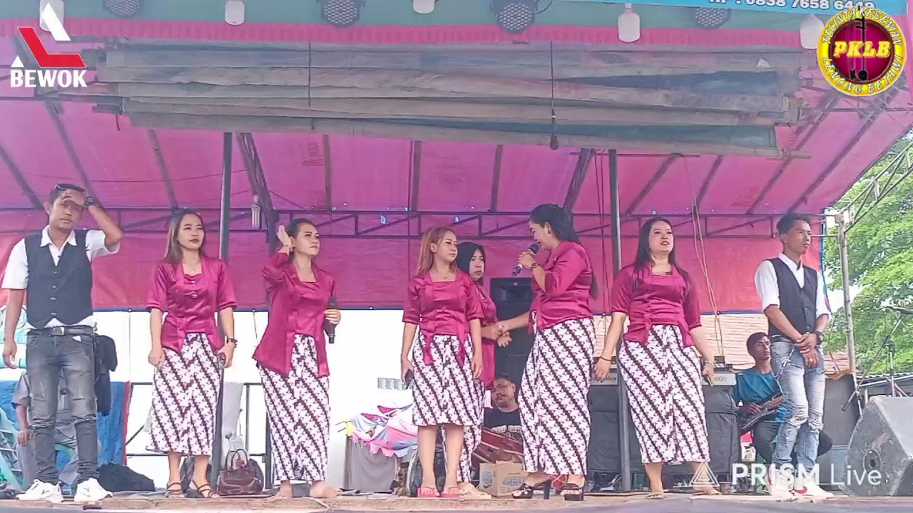 KESENIAN LENONG BETAWI NIA PUTRI BETAWI