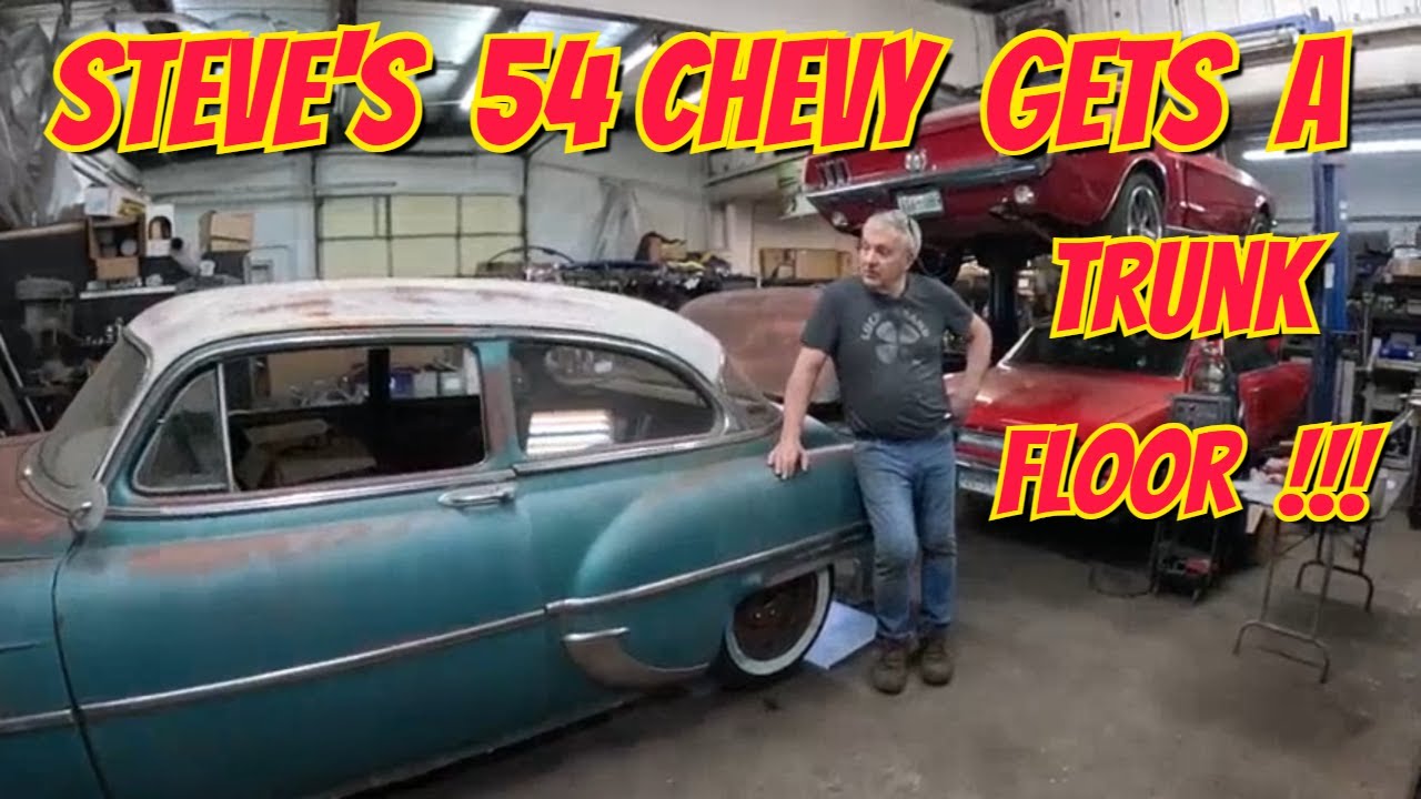 На Chevrolet 54 года Стива установили пол в багажник.