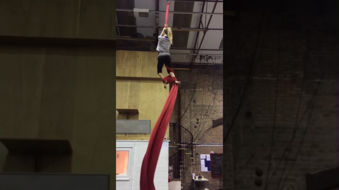 EHU/ Wired Aerial Theatre: Silk rehearsal